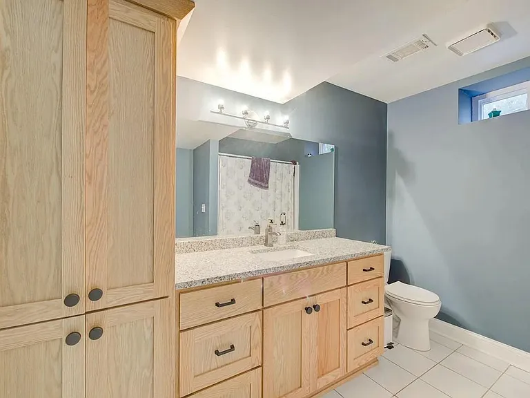 2531 Maple Ln W — Photo 20