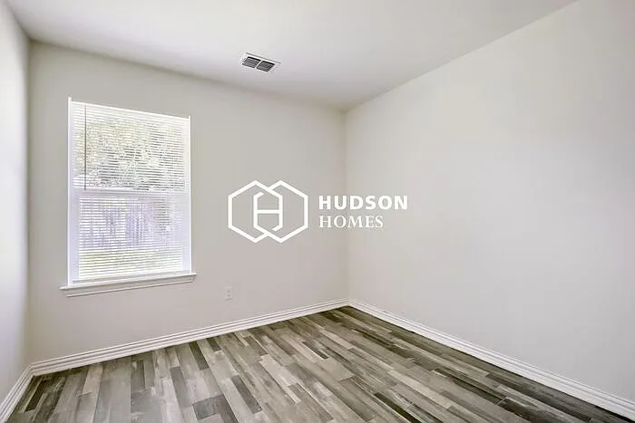 2018 Henry St #A — Photo 11