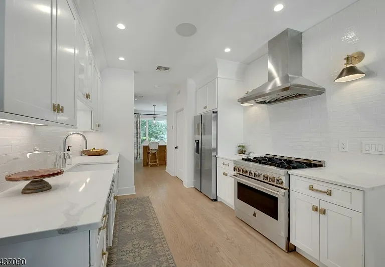 224 Barnstable Dr — Photo 17