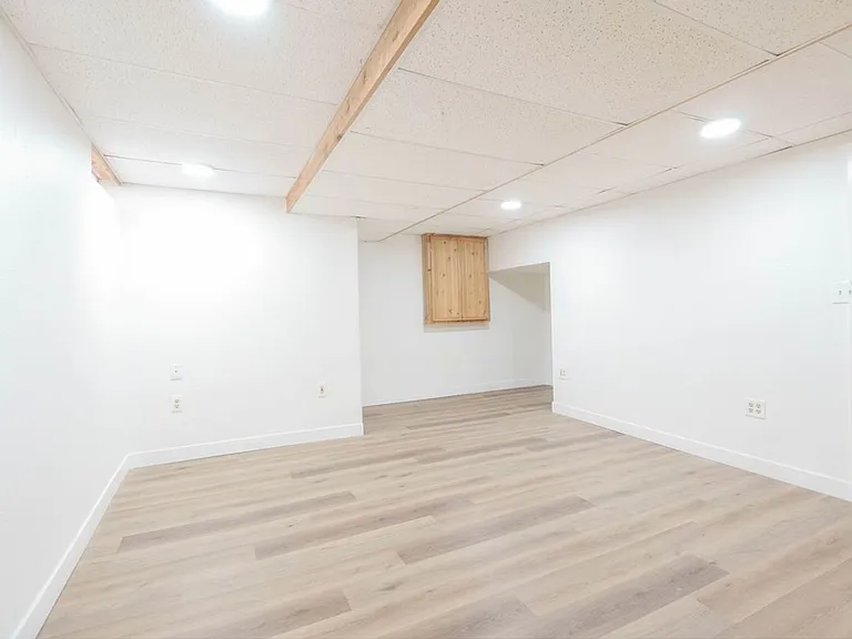 2303 Main St — Photo 26