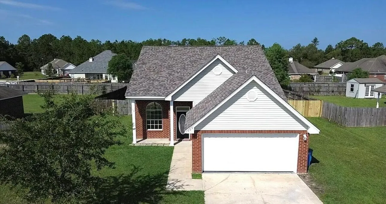 14031 Seymour Dr — Photo 3