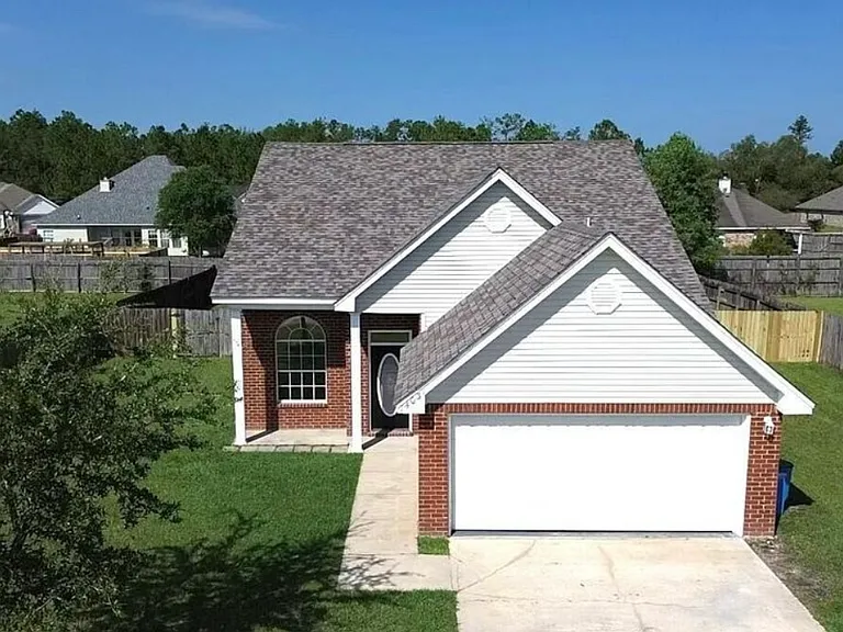 14031 Seymour Dr — Photo 3