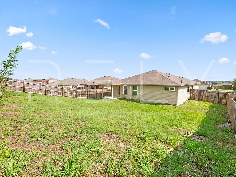 146 Leon River Loop — Photo 33