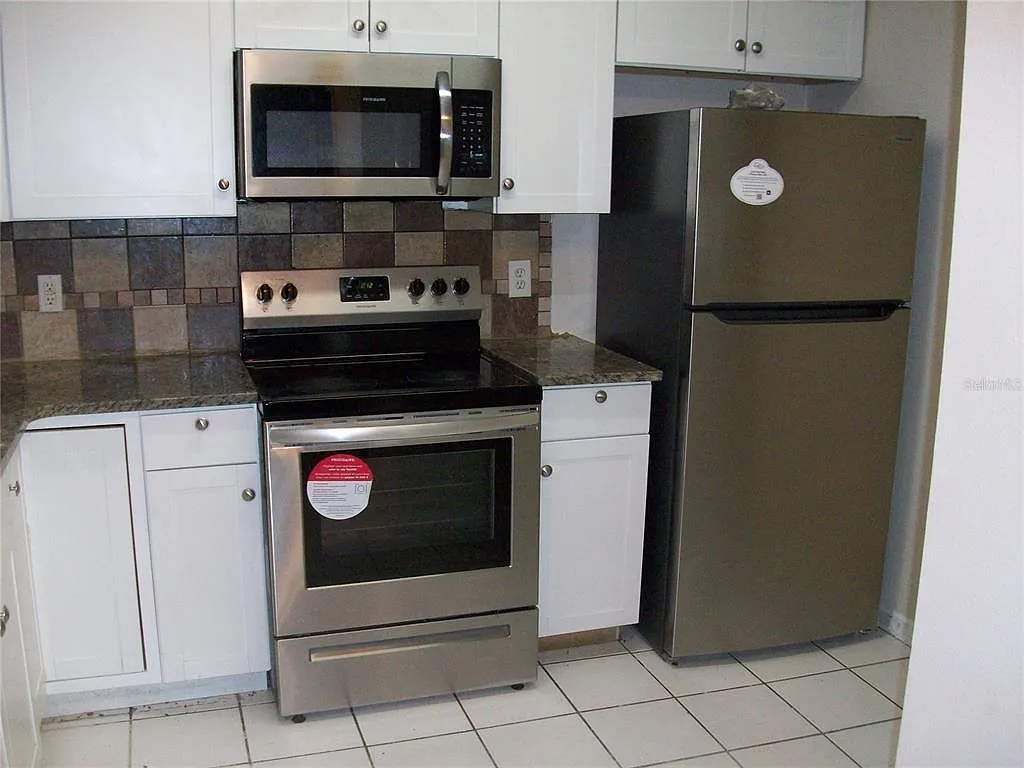 3 bed, 2.0 bath, 1200 sqft, $1,850 — Photo 3