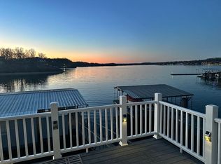 1069 Indian Hill Rd, Sunrise Beach, MO 65079
