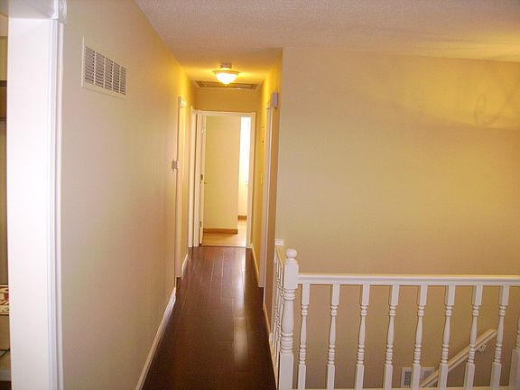 3rd image of 804 NW Buckingham Pl