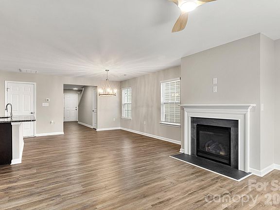 5th image of 637 Nannyberry Ln