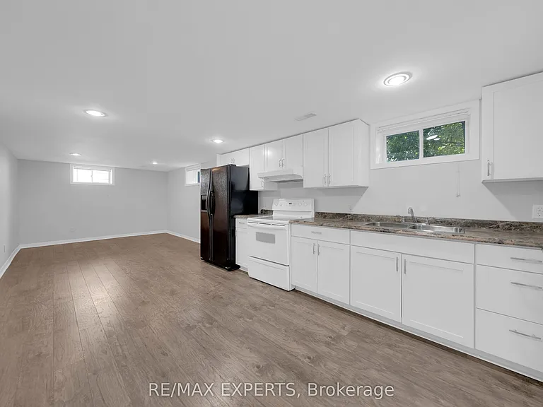 87 Eugenia St #LOWER — Photo 10