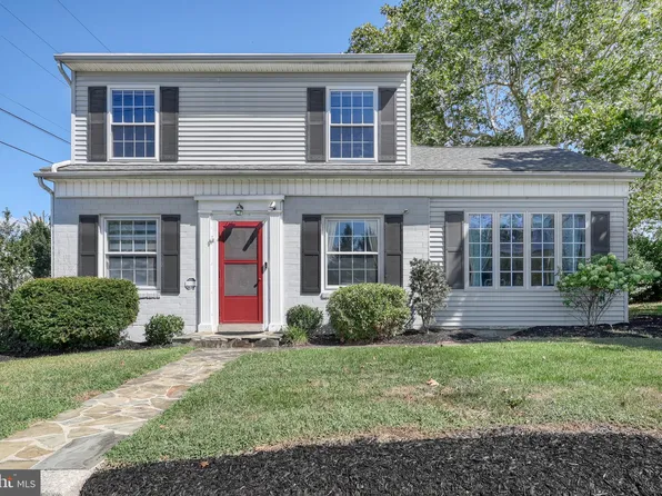 157 Chestnut St, Mount Wolf, PA 17347