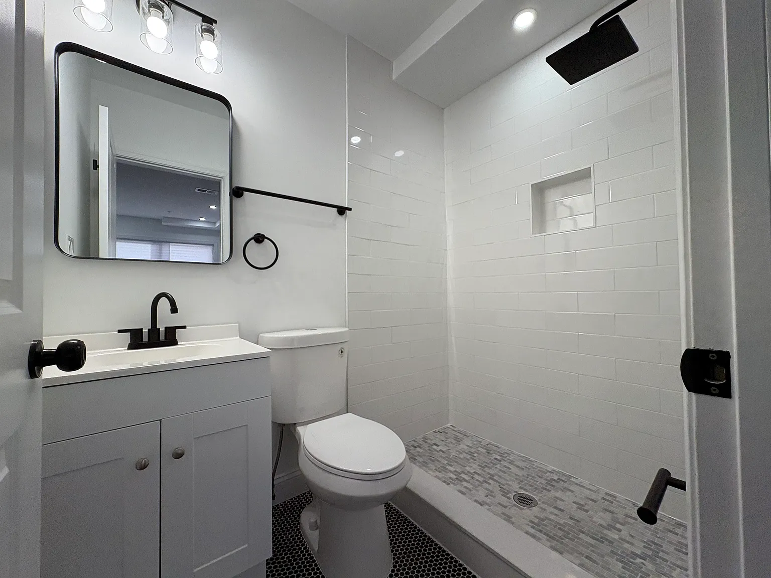 Studio, 500 sqft, $1,945 — Photo 2