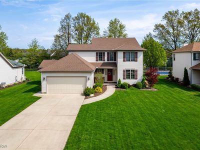 28620 Glen Hollow Ln, Olmsted Falls, OH, 44138