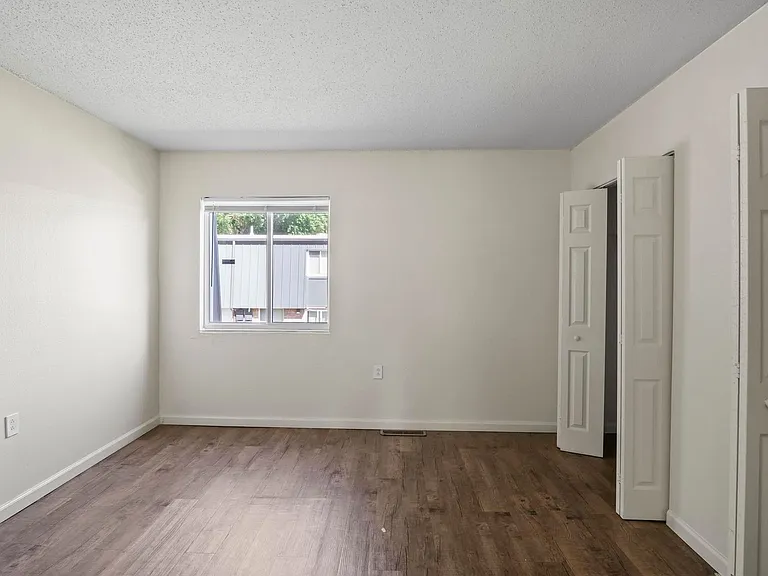 Westport Crossing Apartments — Photo 95