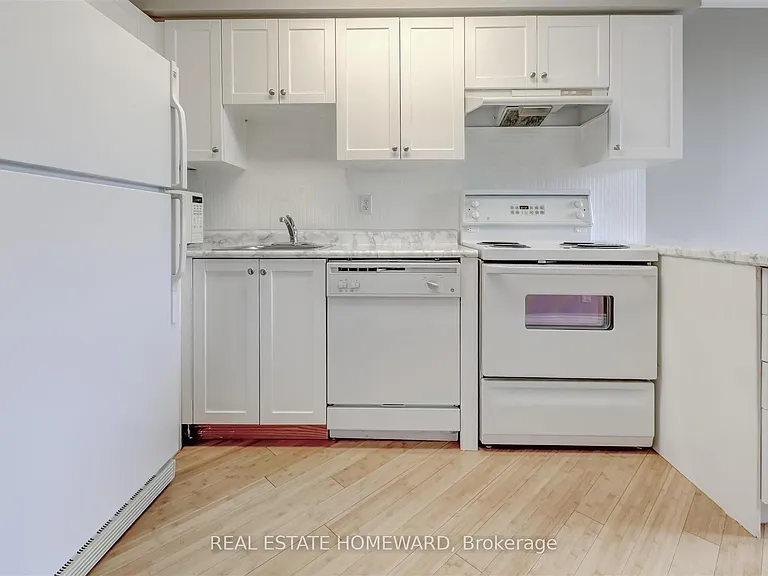 1733 Queen St E #513 — Photo 5