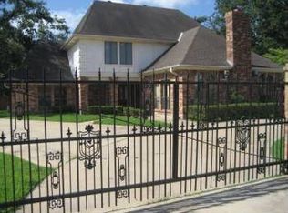 1703 Crownover Rd, Houston, TX 77055