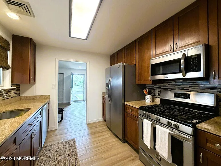 102 Columbia Ave #SUMMER — Photo 11