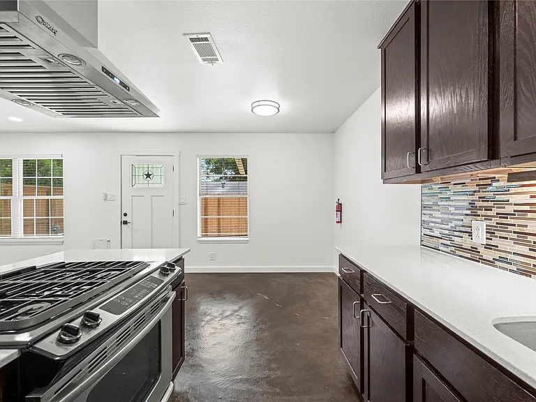 3508 Southridge Dr — Photo 7