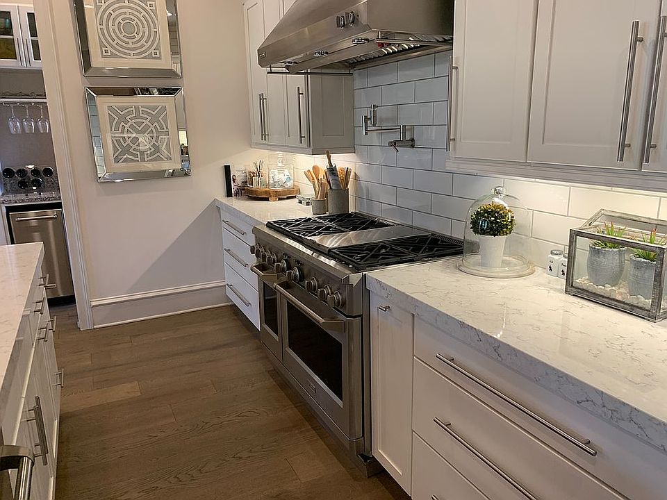 2nd image of 891 3rd St