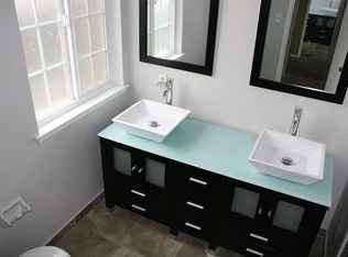 6608 N 1st St, Fresno, CA 93710