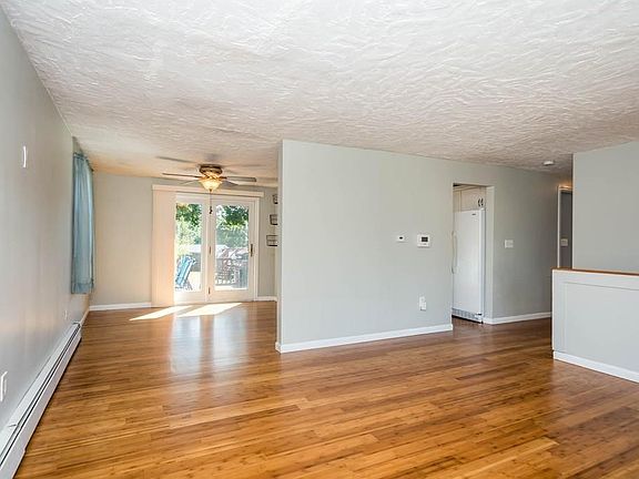 5th image of 141 Shawsheen St