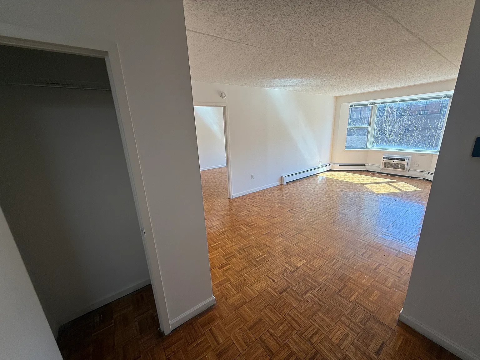 2 bed, 925 sqft, $2,699 — Photo 3