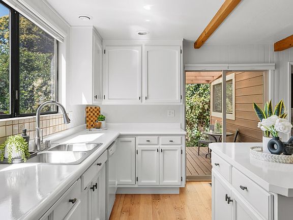 3rd image of 329 Jones Street