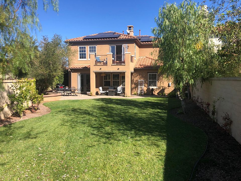 Backyard is peaceful, relaxing, sunny, fully enclosed, gated.