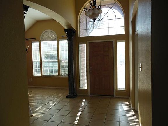 2nd image of 4624 Maple Hill Dr
