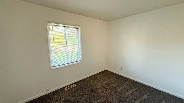 3201 Donald Ave — Photo 8