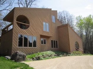 2368 Hall Rd, Hartford, WI 53027