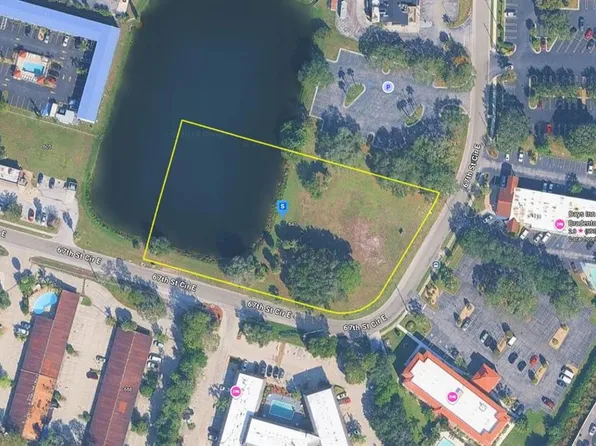 647 67th Street Cir E #7, Bradenton, FL 34208