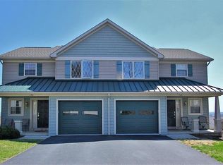 120 Eagle Dr, Ephrata, PA