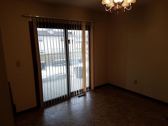 3rd image of 6373 Birchview Dr S