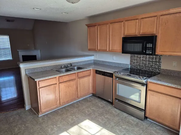 273 Lossie Ln, McDonough, GA 30253
