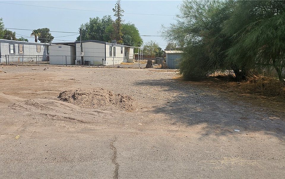 2nd image of 322 Santa Cruz Avenue