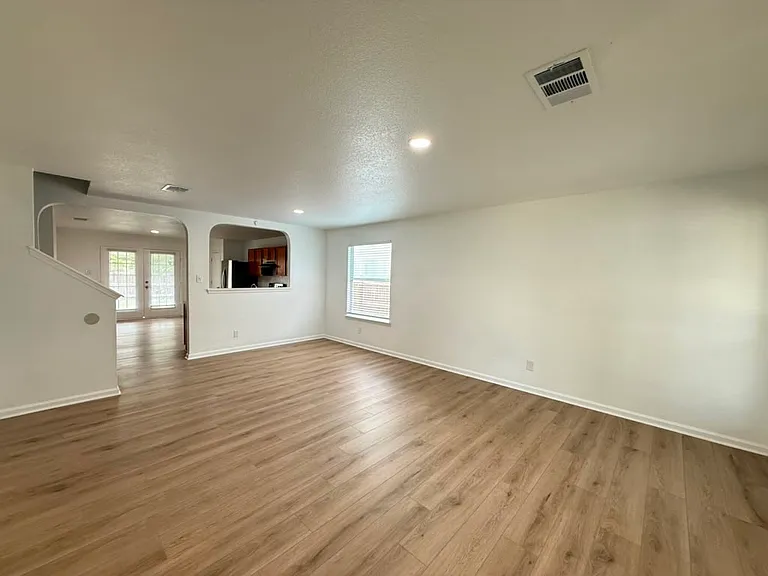 418 Golden Walk — Photo 14