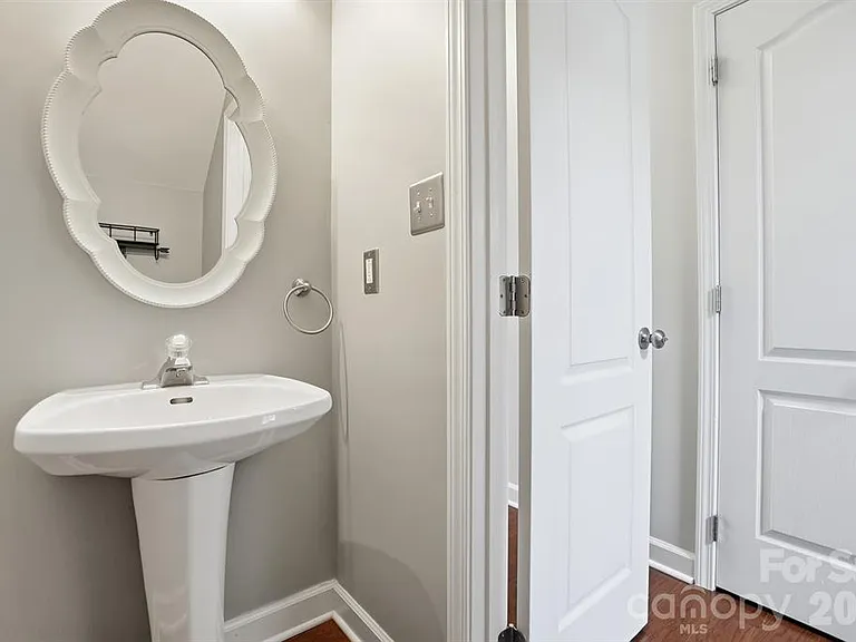 19512 Topgallant Dr — Photo 26