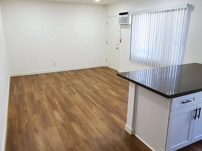 4232 Fair Ave #9 — Photo 2