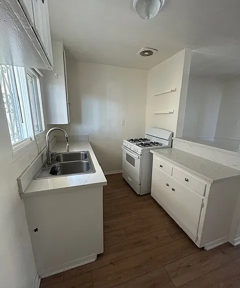 10243 S Dixon Ave #1 — Photo 6