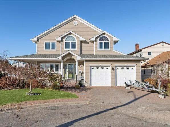 4 Quebec Road, Island Park, NY 11558