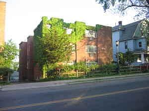 NEW BRITAIN AVE