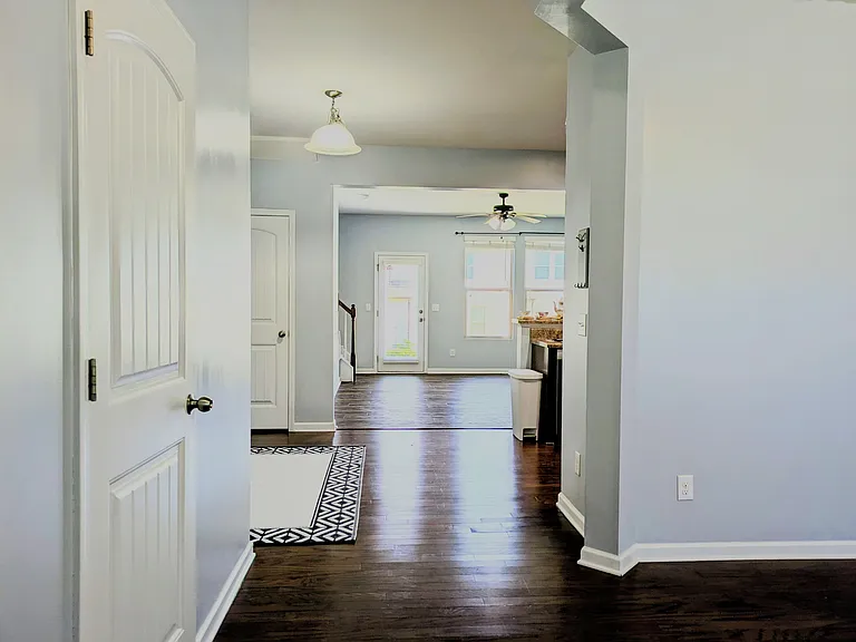 4438 Hillsgrove Rd — Photo 4