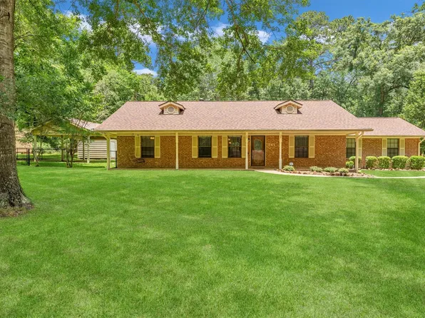 361 Forest Ln, Huntsville, TX 77340