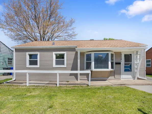 8630 45th St, Lyons, IL 60534