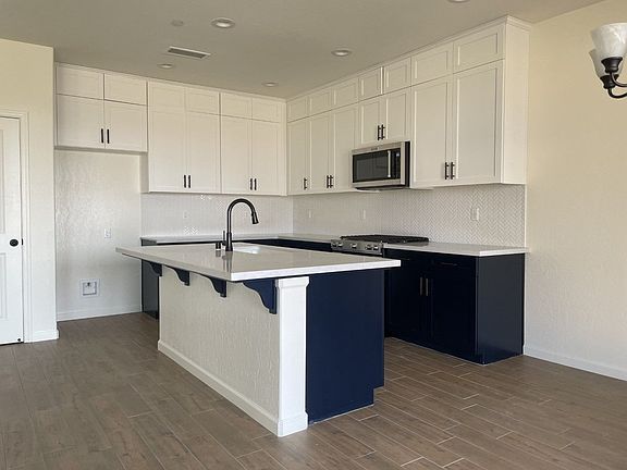 3rd image of 2190 Bordeaux Dr