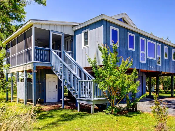 5464 Pearl Dr, Chincoteague, VA 23336