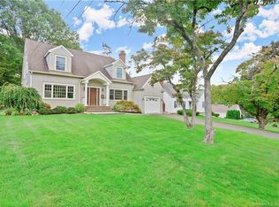 120 Plymouth Ave, Trumbull, CT 06611