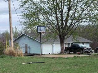 926 Sun Meadow Rd, Bourbon, MO 65441