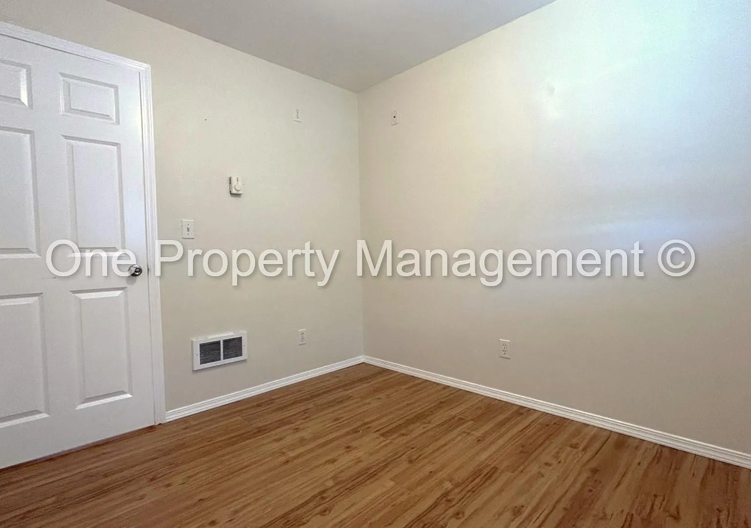 Long Beach Cottage Close to Boardwalk! — Photo 4