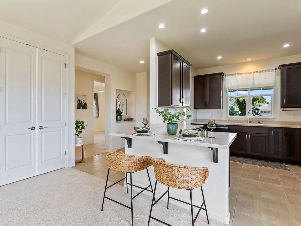 1st image of 266 Puaehu St