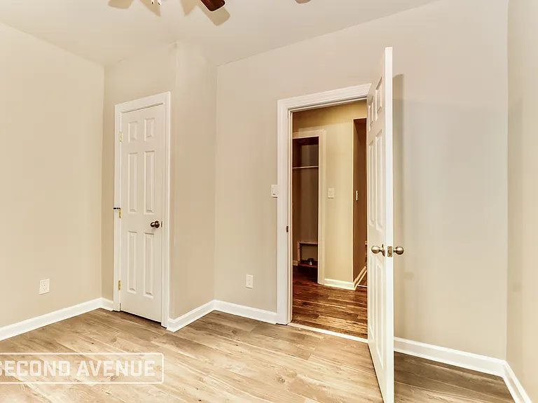 912 S 16th St — Photo 16